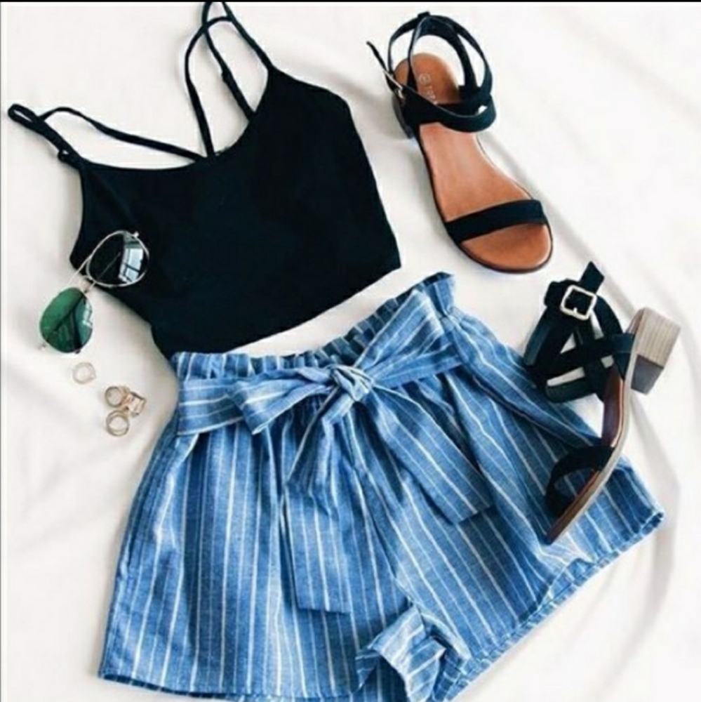 Trendy outfit mystery box! - Picture 2 of 4